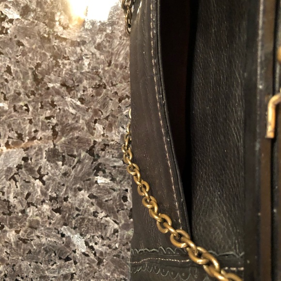 Ellen Tracy, Black Leather Frame Handbag With Kiss Lock Closure, EUC - Picture 12 of 16